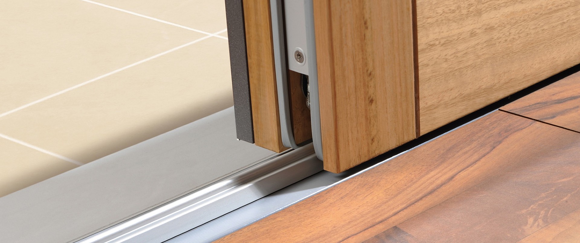002--Detail_Schiebetuer_2.jpg